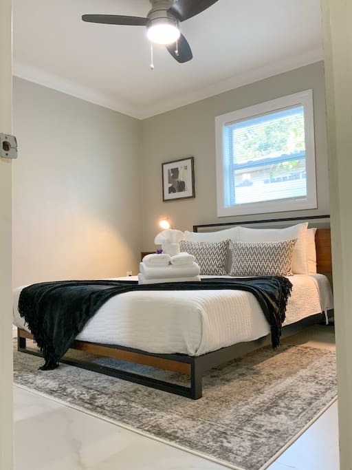 Charming home Near TPA and  Bucs stadium ! photo 2