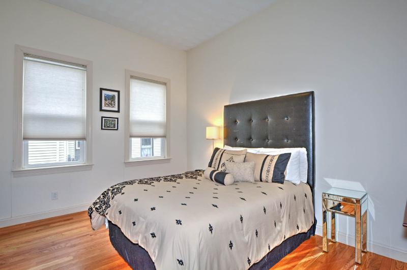 Boston's 2 bedroom Egleston Square vacation rental photo 4
