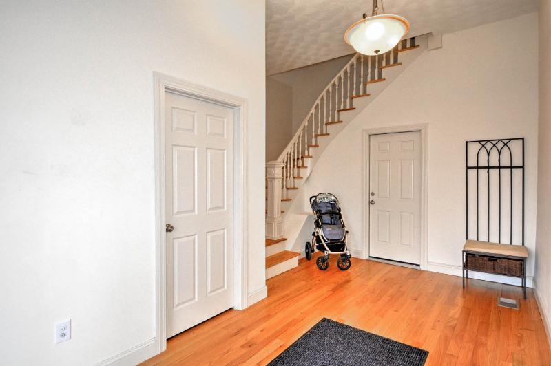 Boston's 2 bedroom Egleston Square vacation rental photo 5