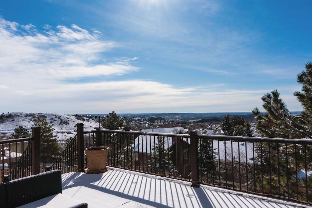 Park Place · Modern Luxury Home With a view and a hot tub photo 2