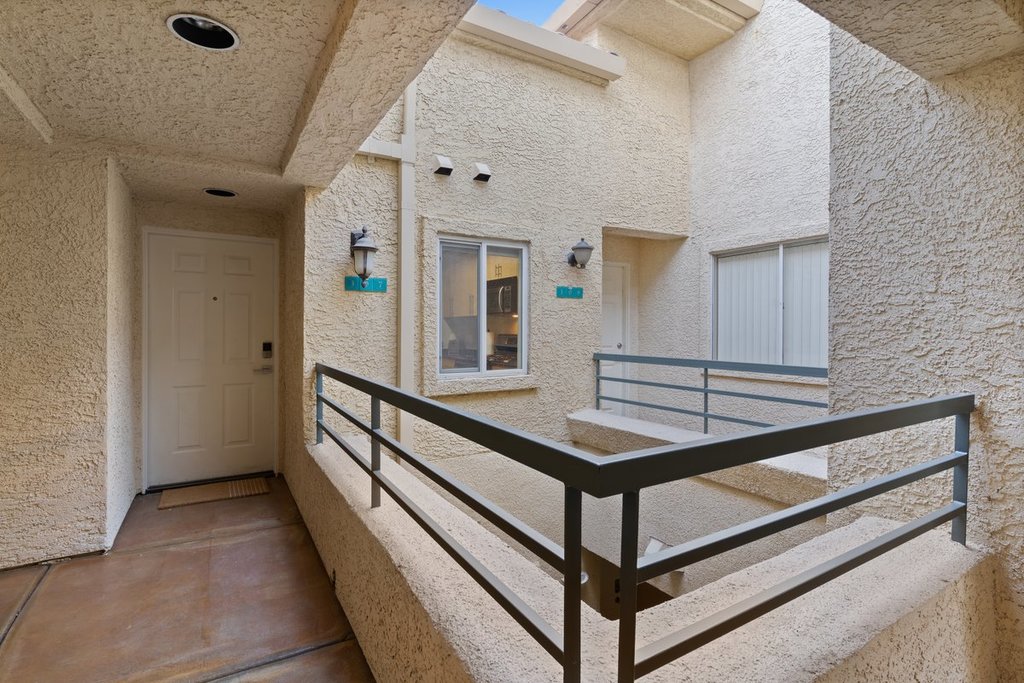 Stardust theme Condo, steps to the Las Vegas Strip photo 5