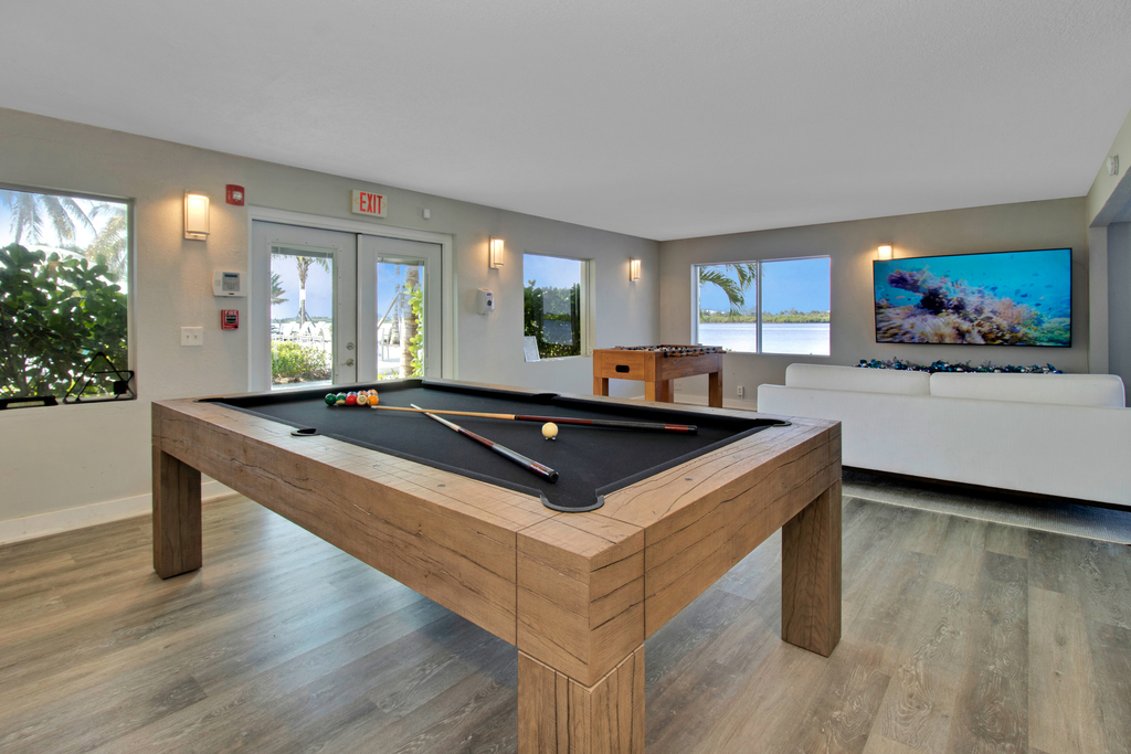 Luxe Studio, Private Beach, king Bed, Ocean Views photo 3