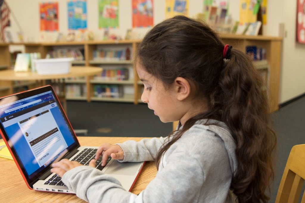 @CESMediaCenter Ana works on KB post about buddy bench