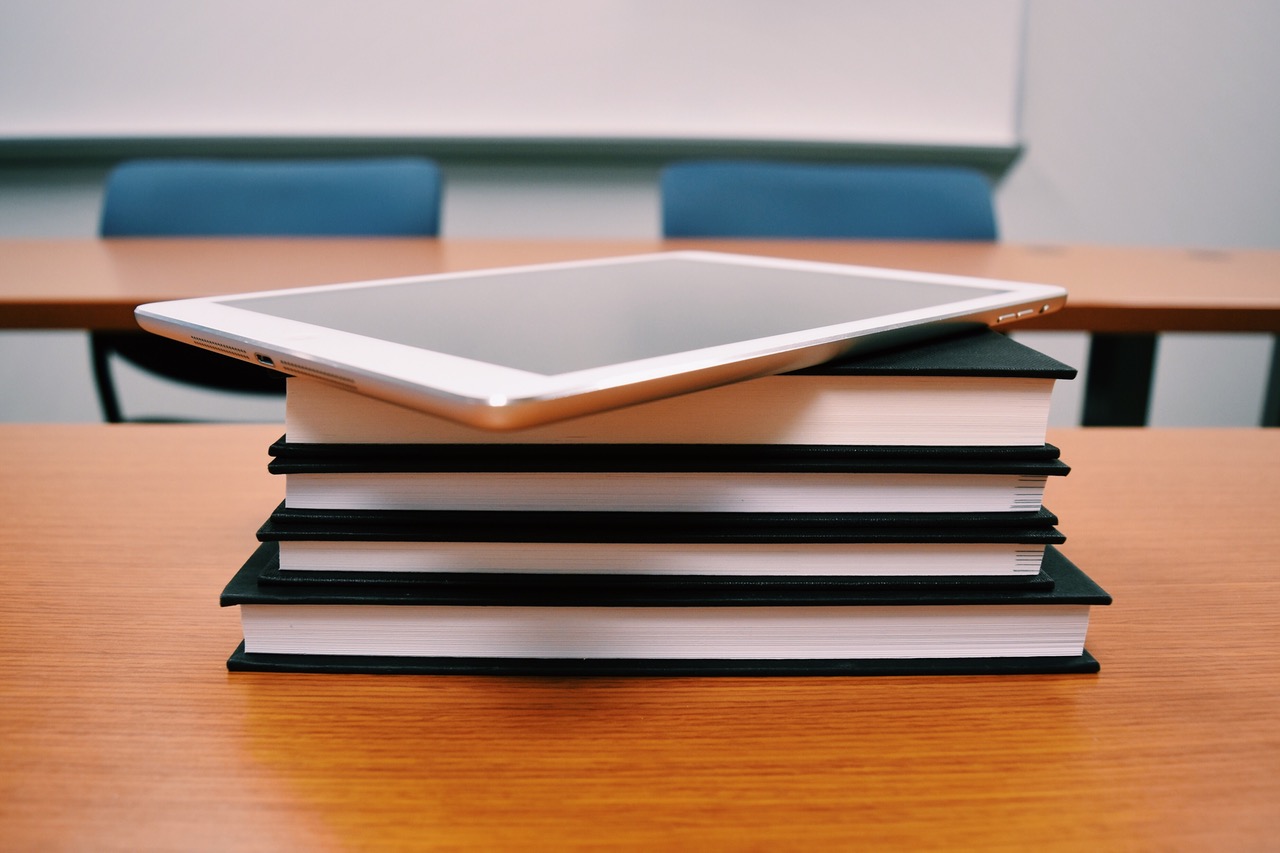 Blogging with students in a secondary school setting: Finding student motivation Blogging with students in a secondary school setting: Finding student motivation