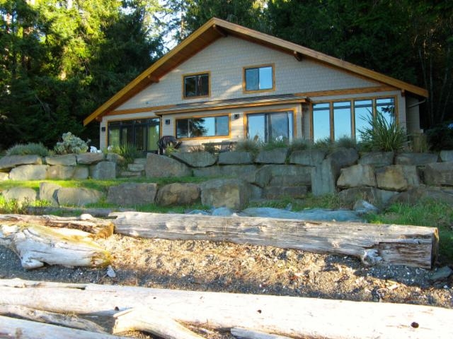 Home Exchange In Canada Pender Island Right On The Beach In A Quiet Bay