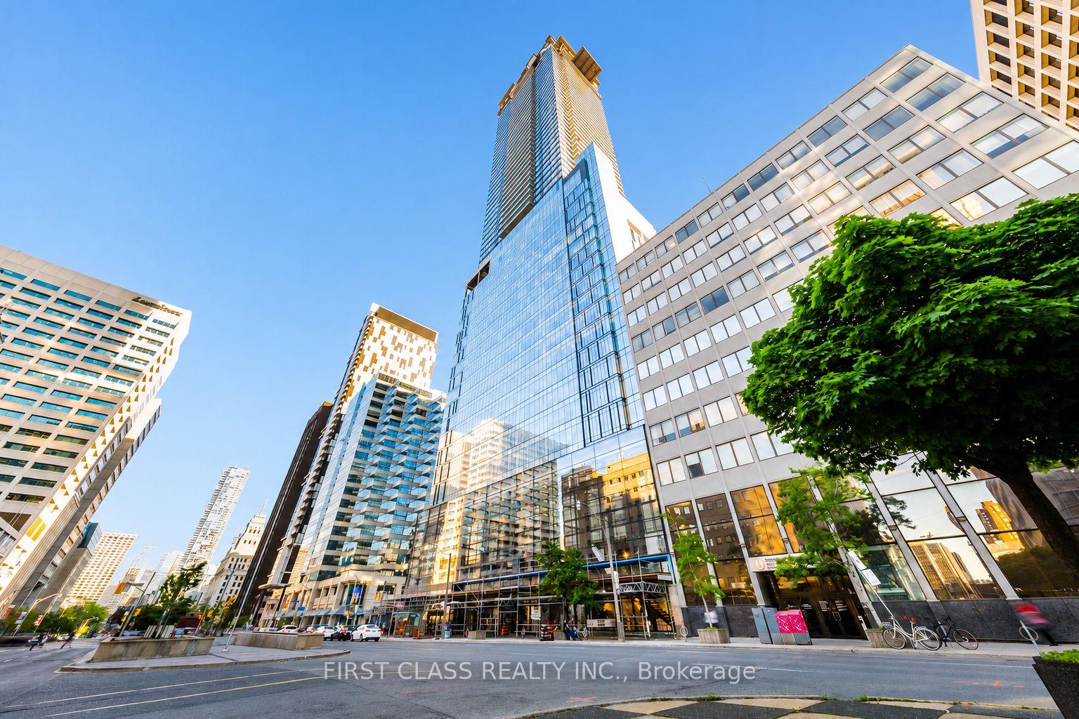 3901-488 University Avenue, Toronto