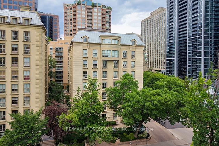 702-88 Charles Street E, Toronto