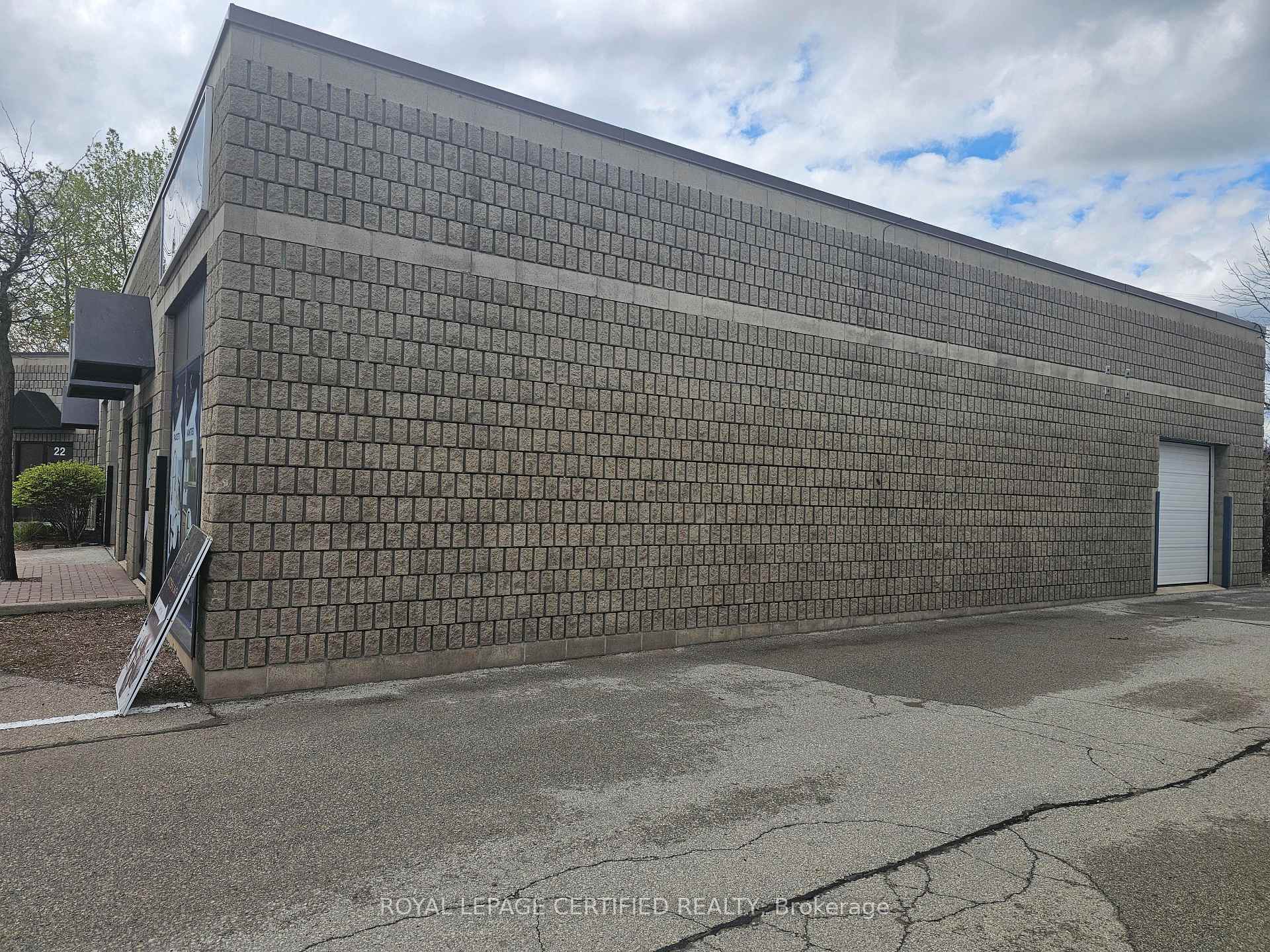 18-920 Brant Street, Burlington