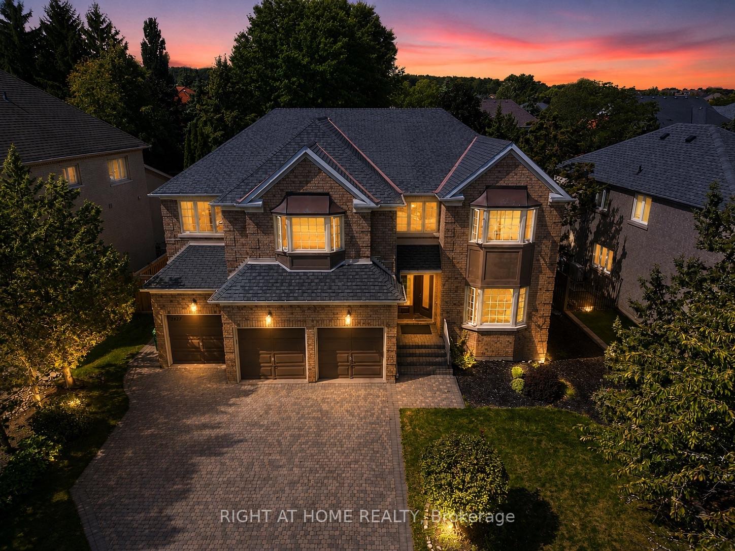 2427 Erin Centre Boulevard, Mississauga