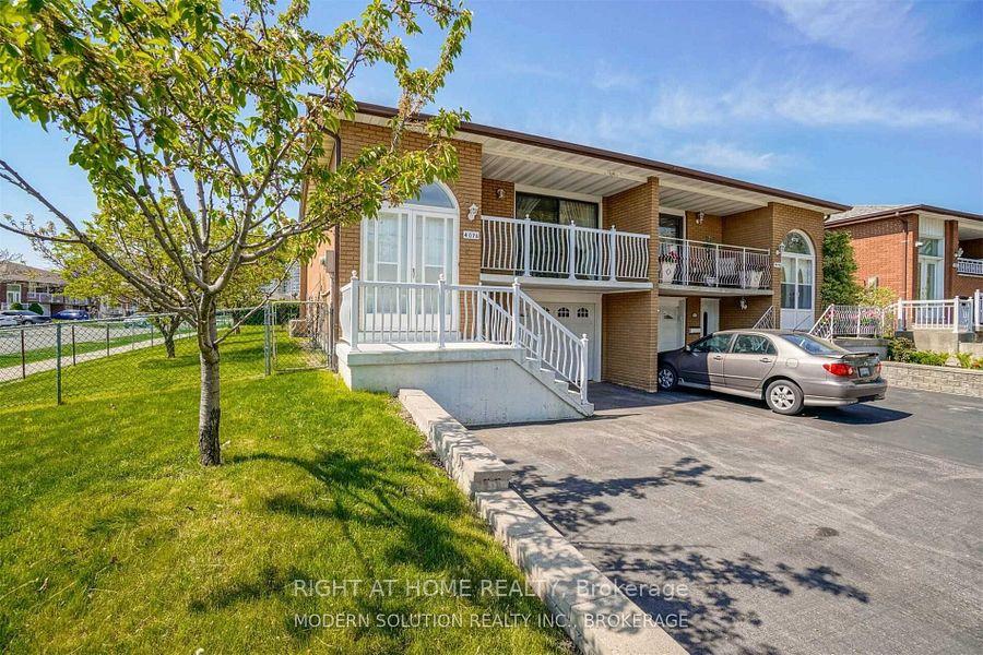 4076 Woodington Drive, Mississauga
