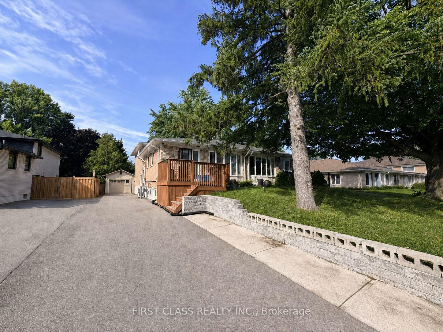 1323 Redbank Crescent, Oakville