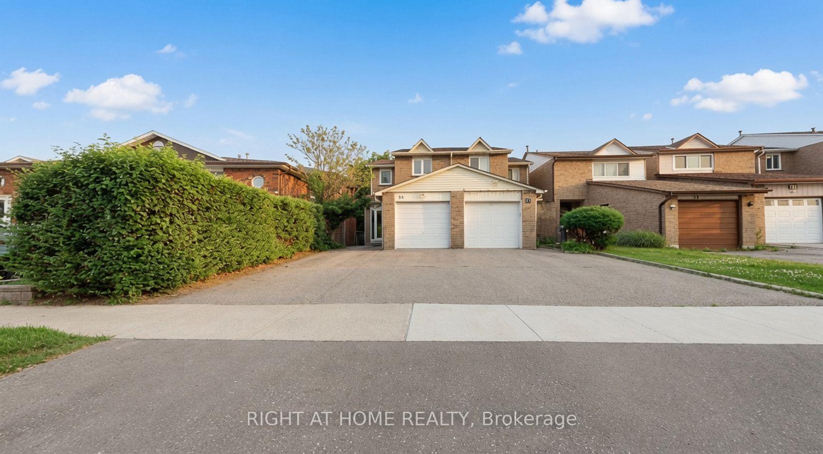 35 Chalfield Lane, Mississauga