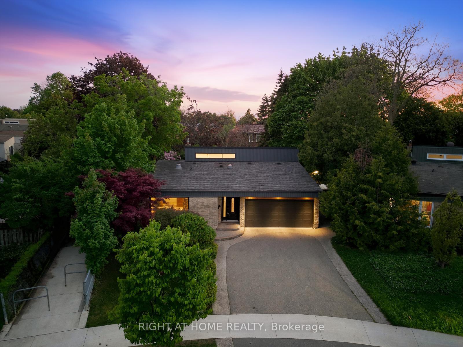6415 Dunray Court, Mississauga