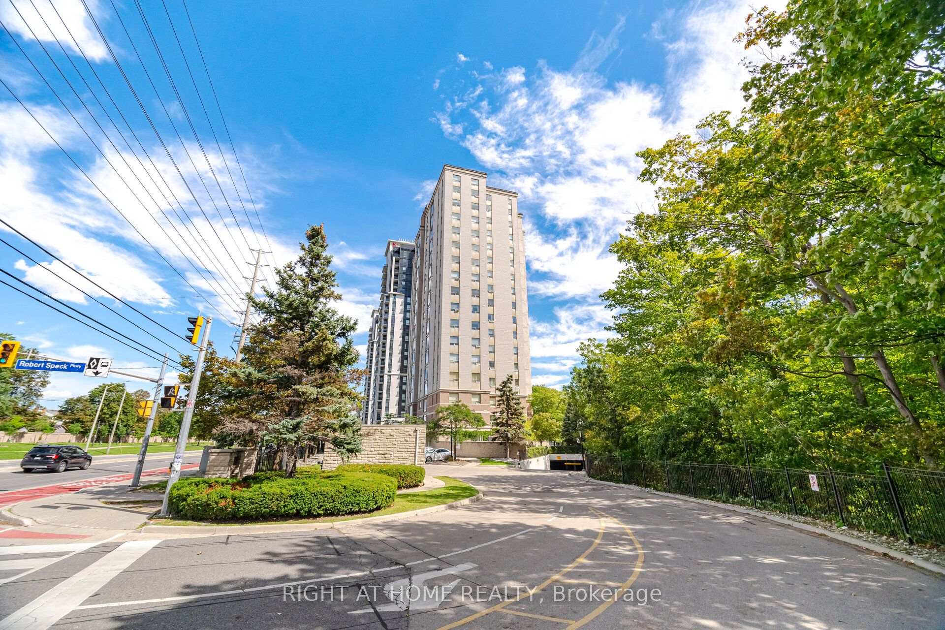 1106-200 BURNHAMTHORPE Road E, Mississauga