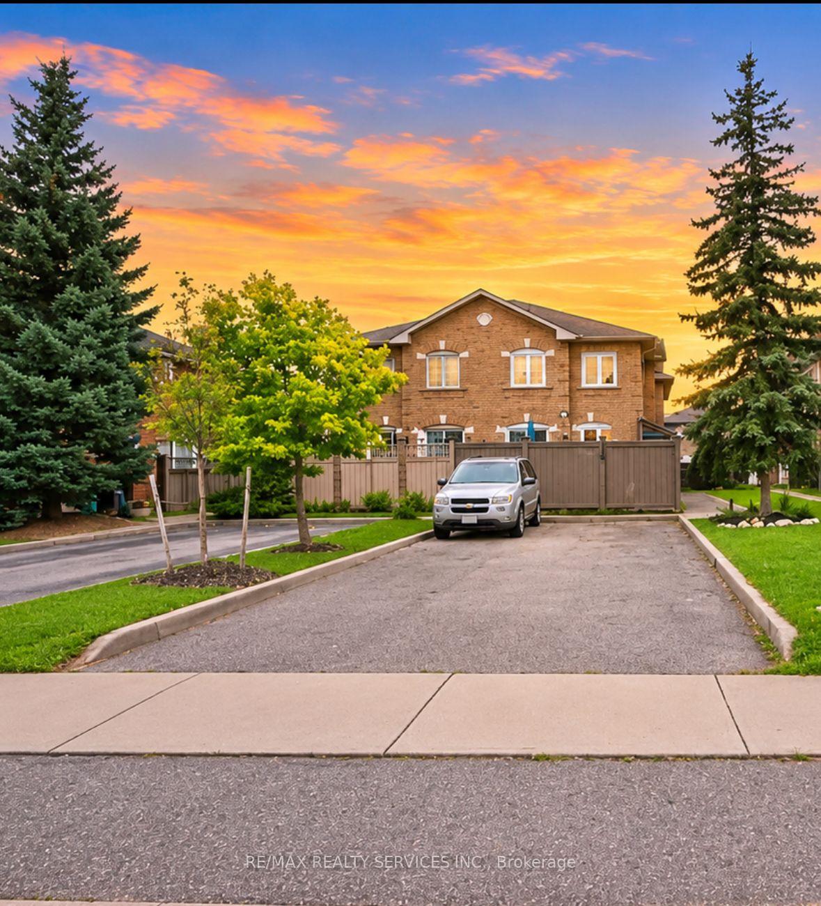 121 Pressed Brick Drive, Brampton
