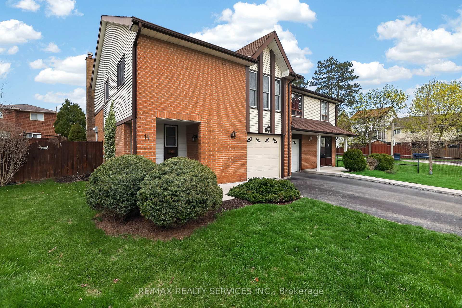 14 Brighton Place, Brampton