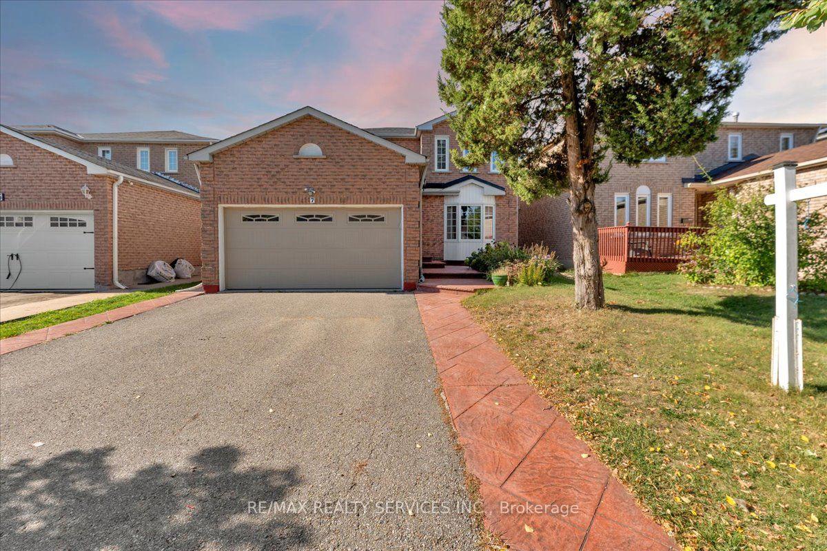 7 Duggan Drive, Brampton