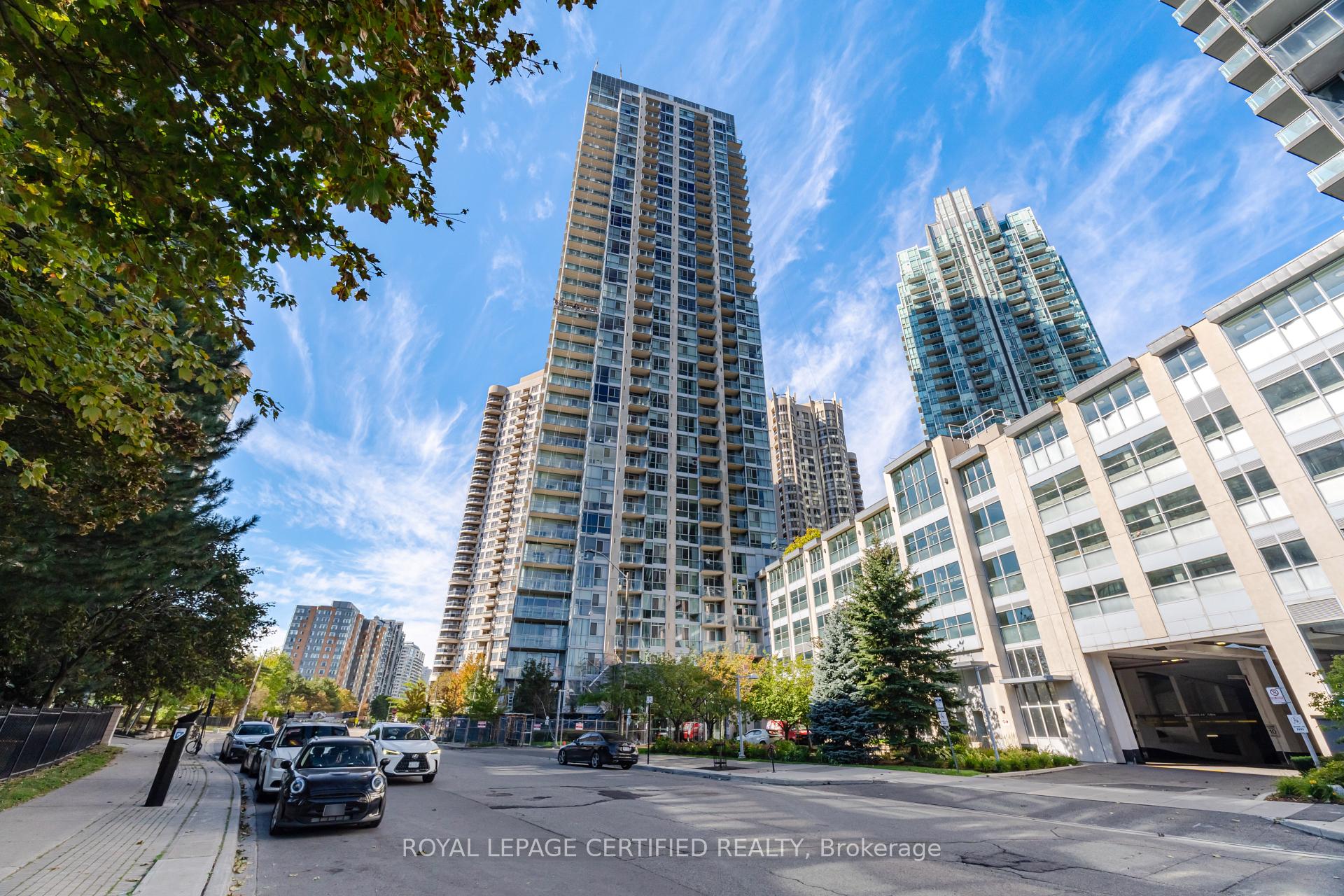 805-225 Webb Drive, Mississauga