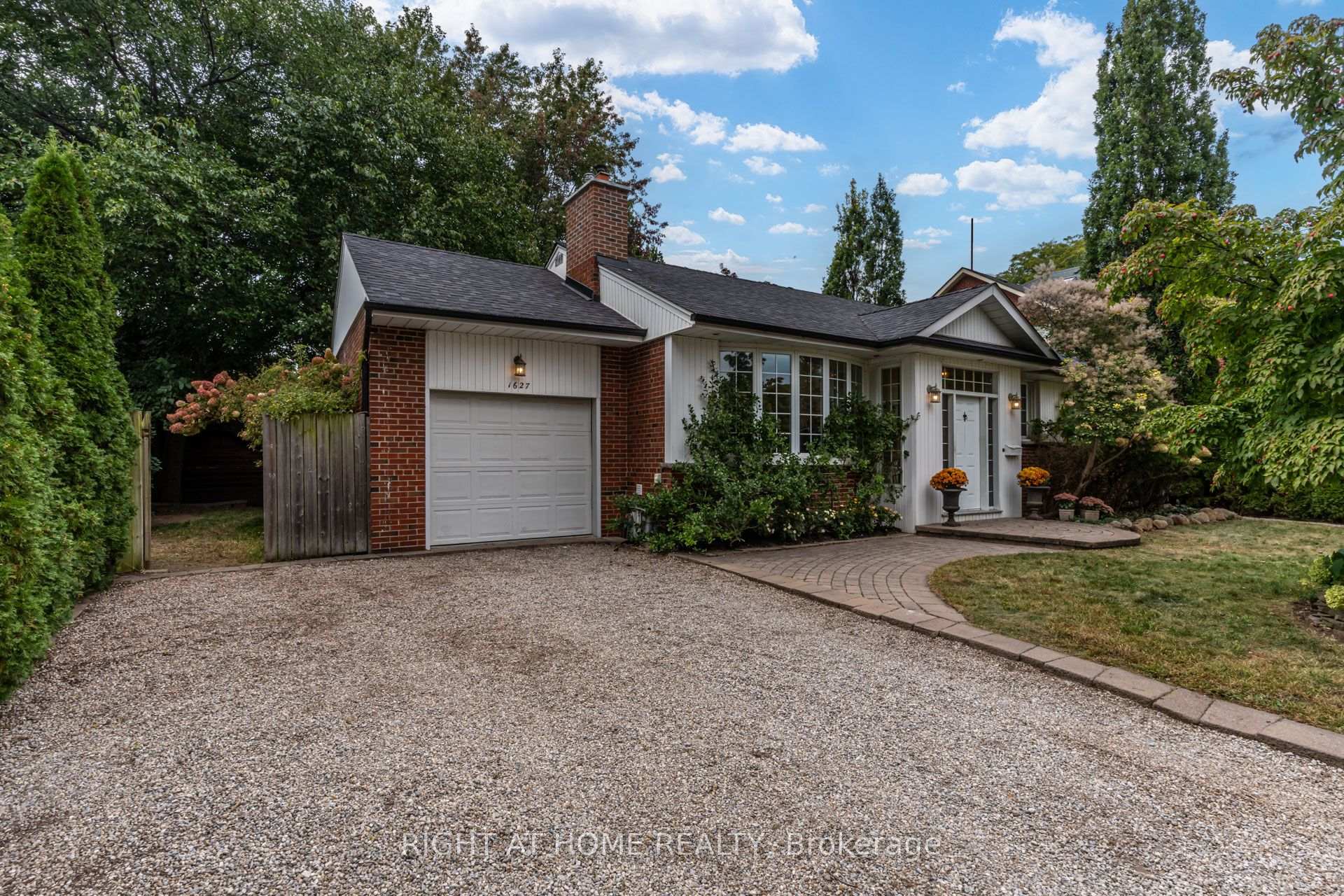 1627 Rometown Drive, Mississauga