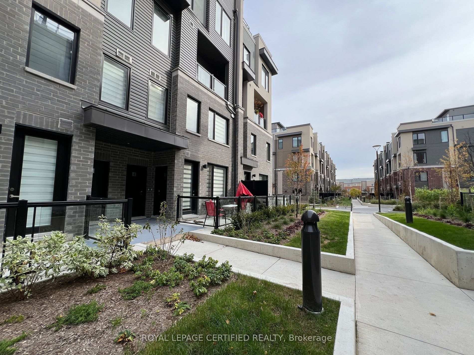 3-3562 Colonial Drive, Mississauga