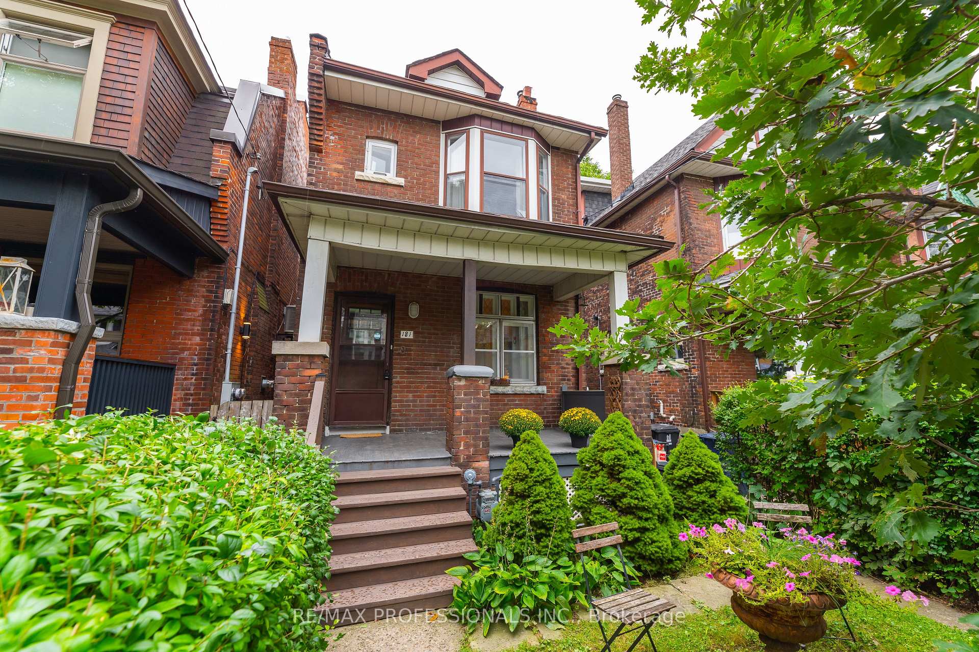 181 Garden Avenue, Toronto