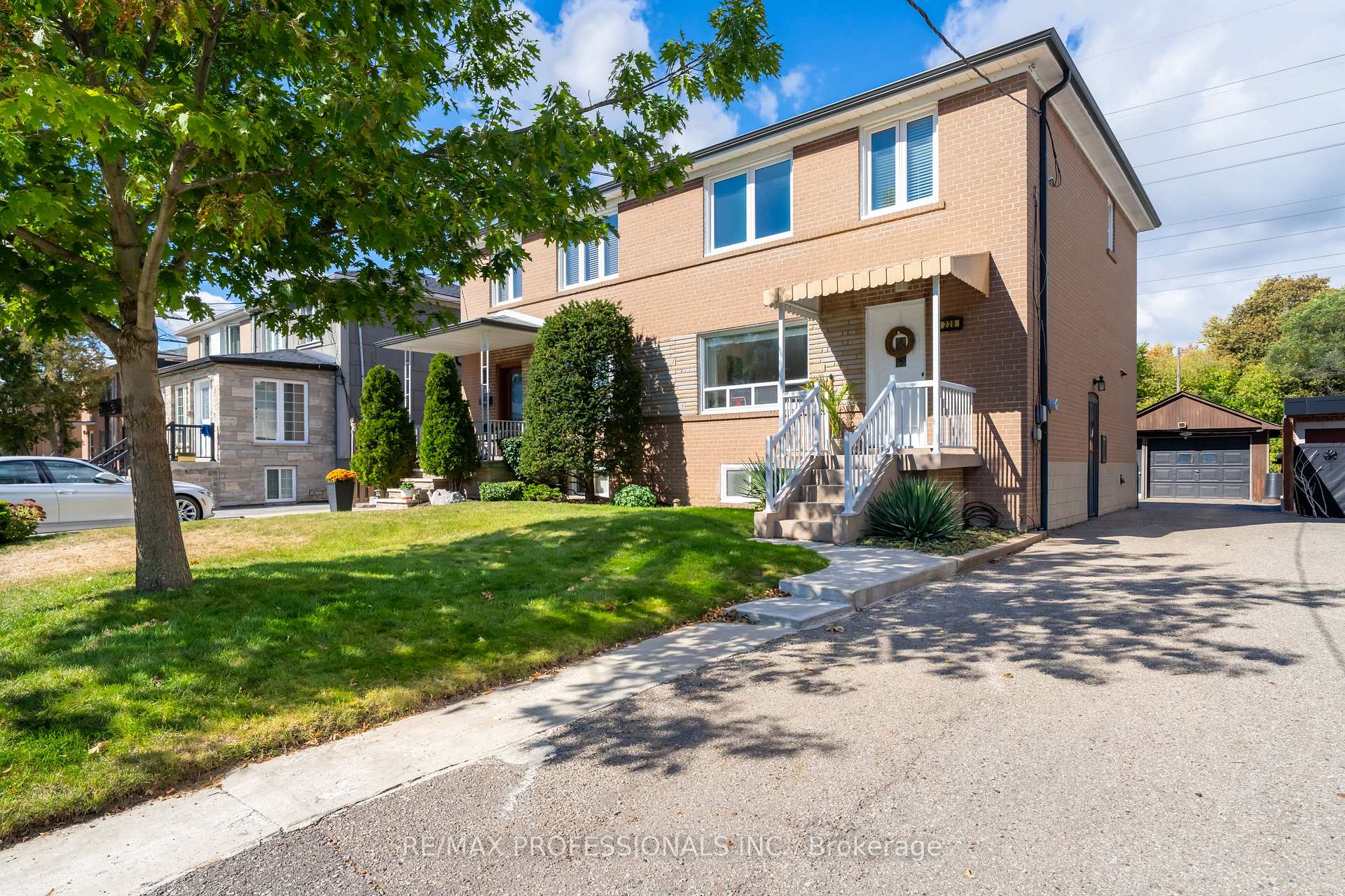 228 Eileen Avenue, Toronto