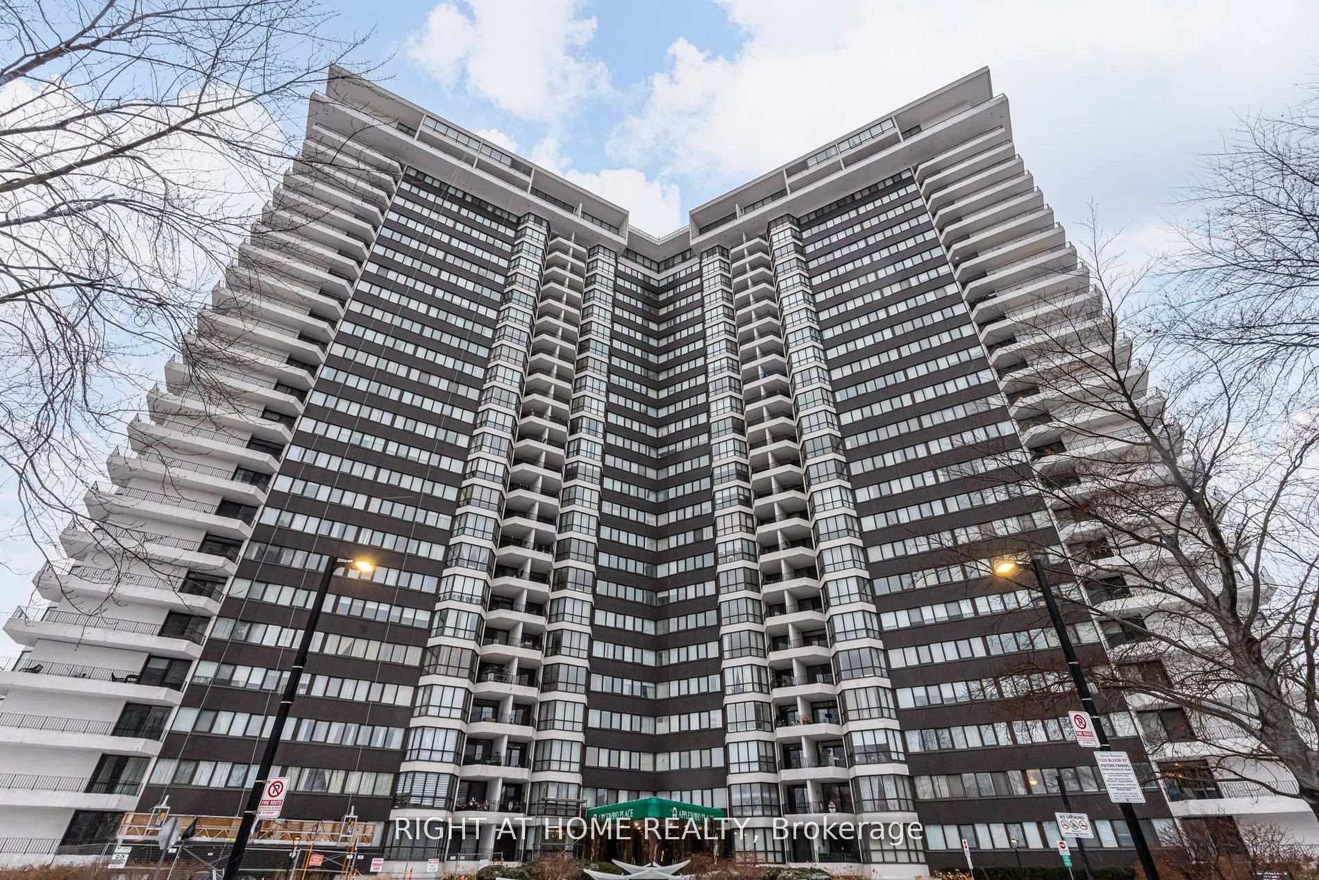 606-1333 Bloor Street E, Mississauga