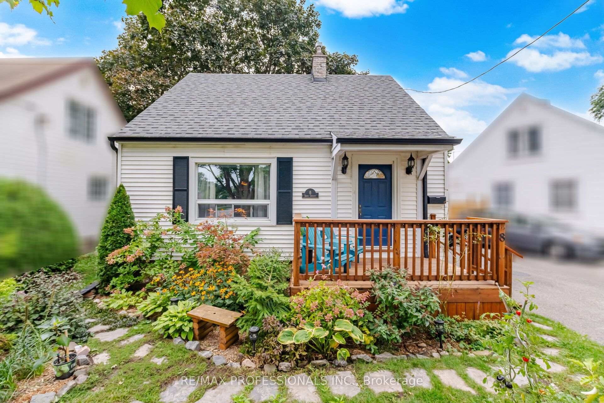 8 Smith Crescent, Toronto