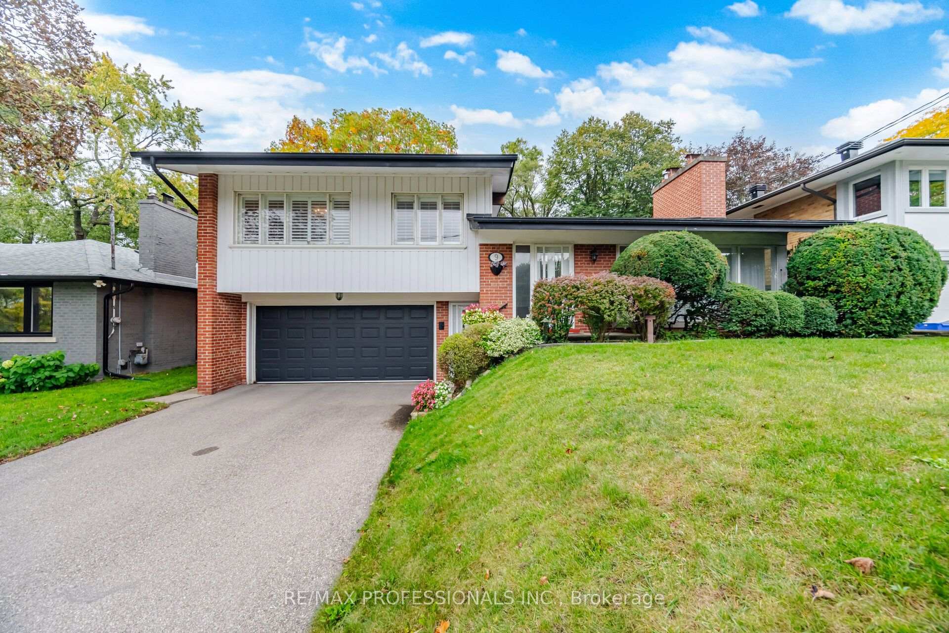 9 Humber Ridge Drive, Toronto