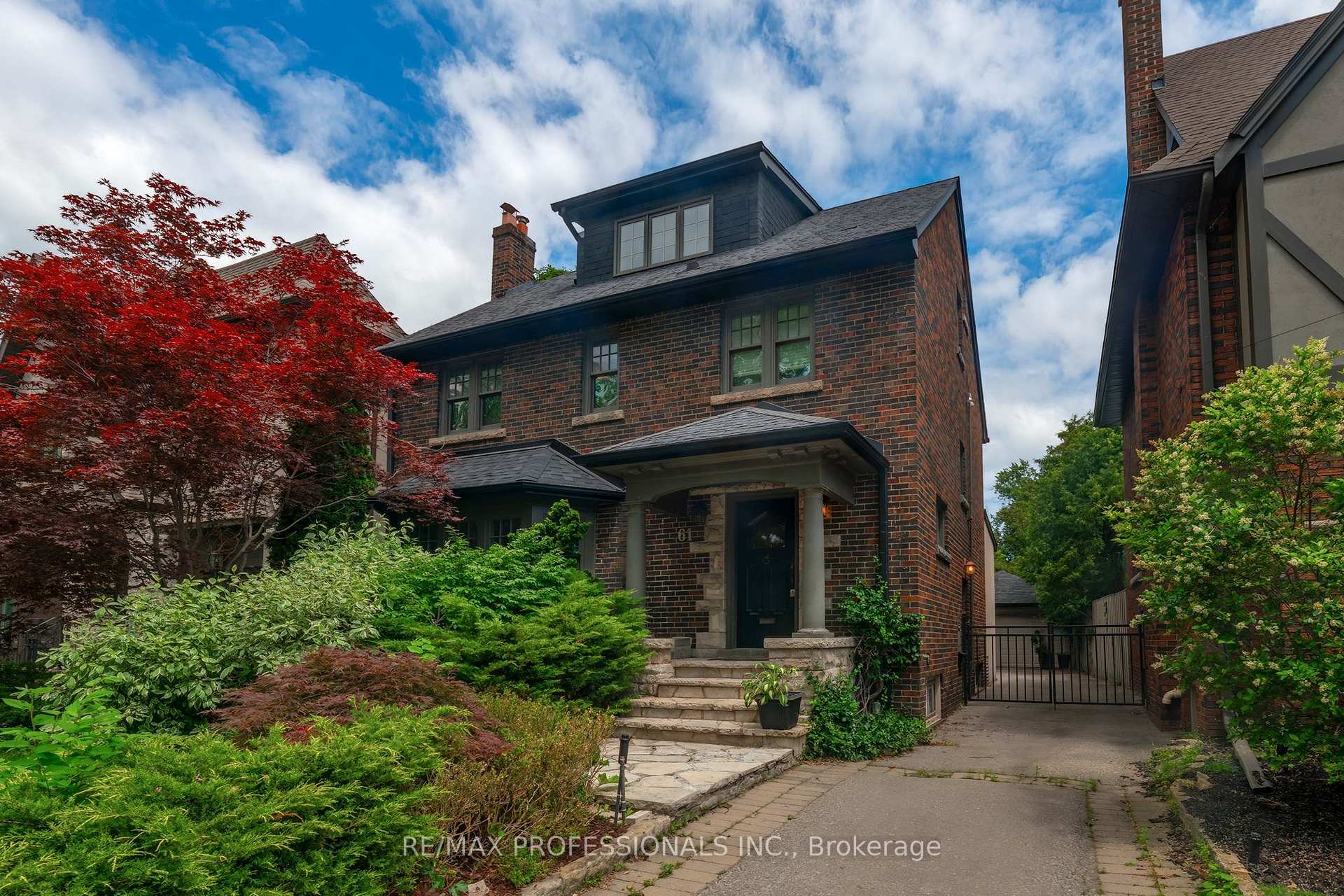61 Grenview Boulevard N, Toronto