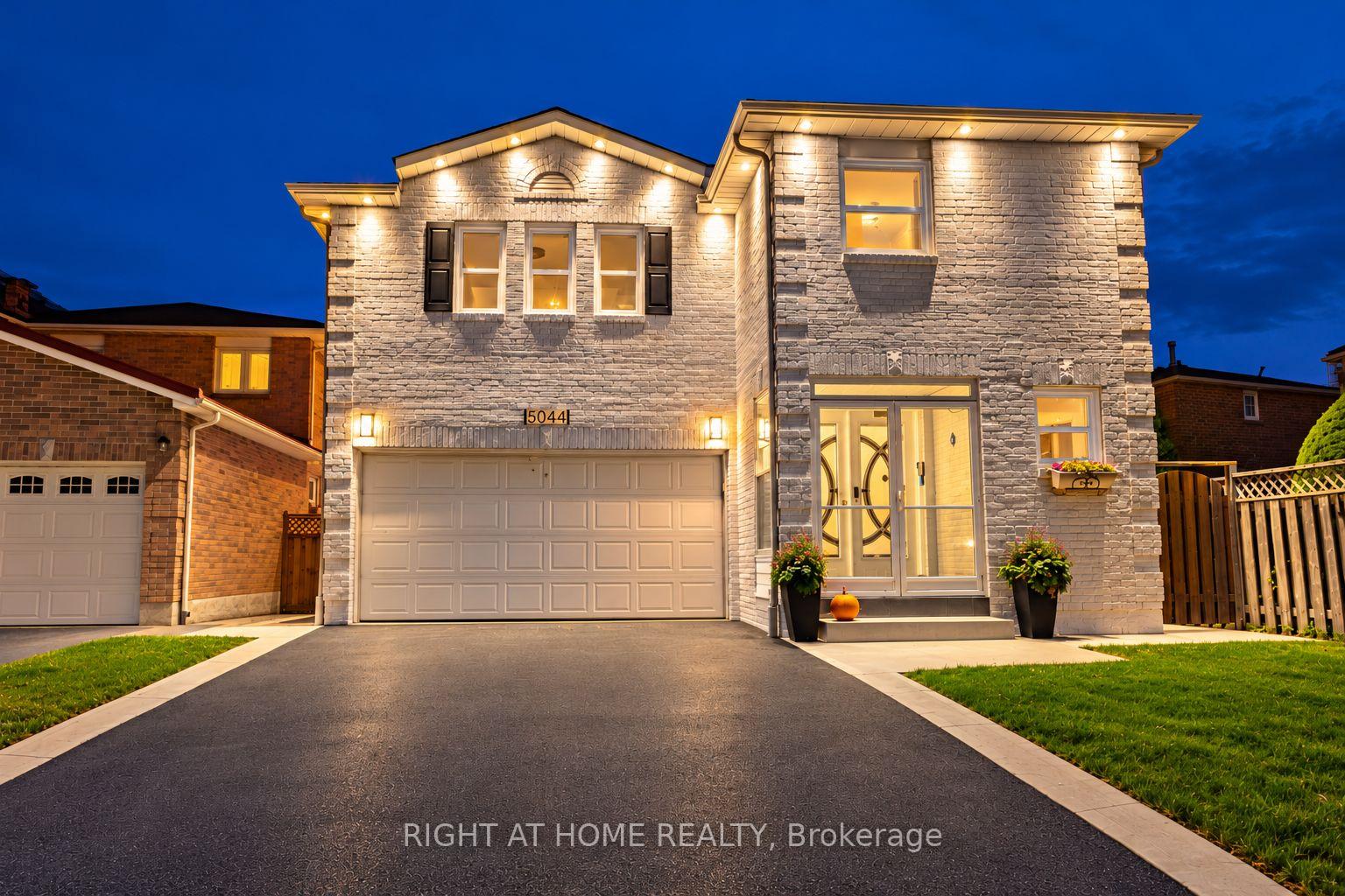 5044 Guildwood Way E, Mississauga