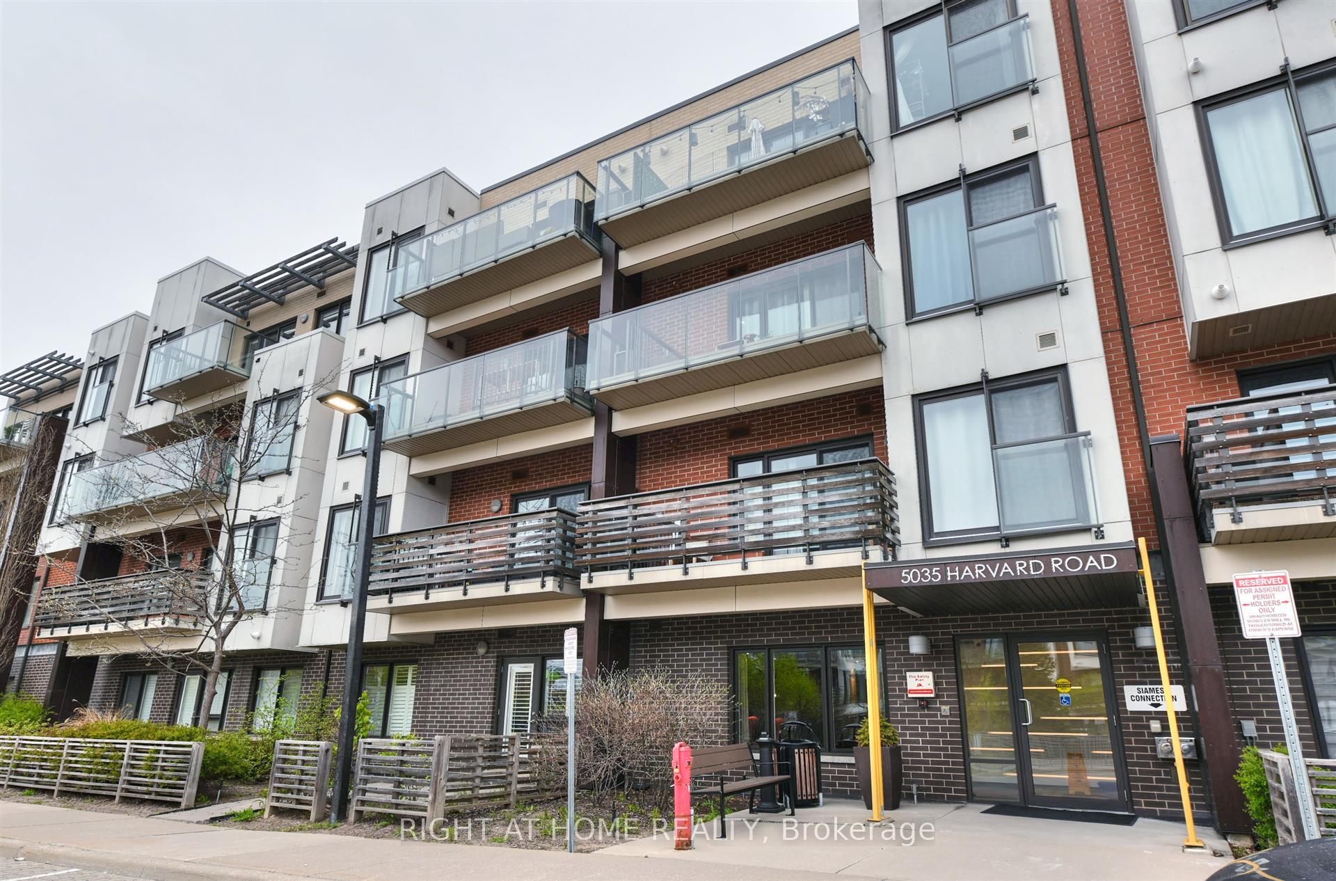 101-5035 Harvard Road, Mississauga