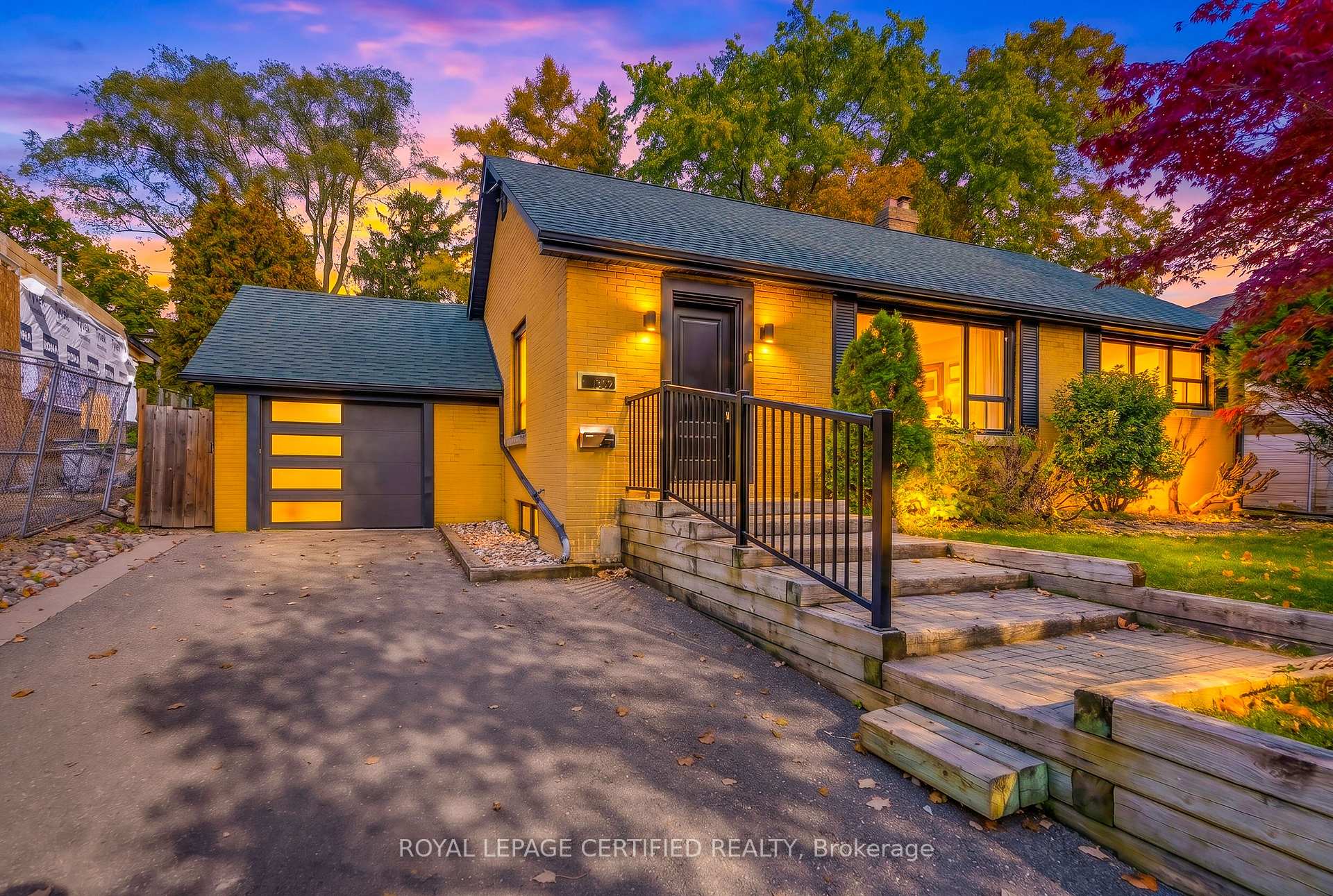 1359 Kenmuir Avenue, Mississauga