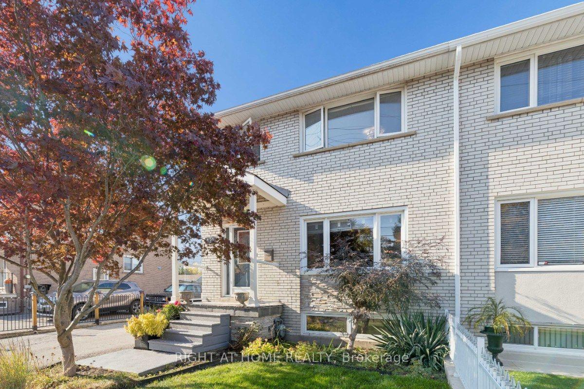 421 Revus Avenue, Mississauga