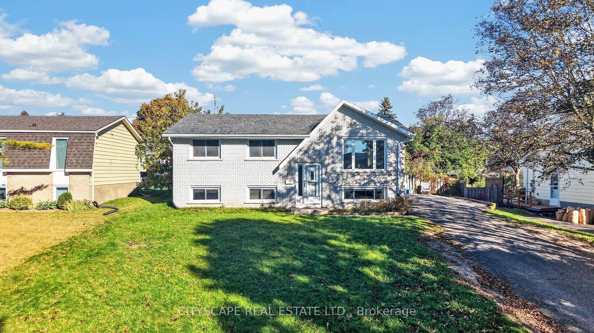 39 Huff Avenue, Loyalist