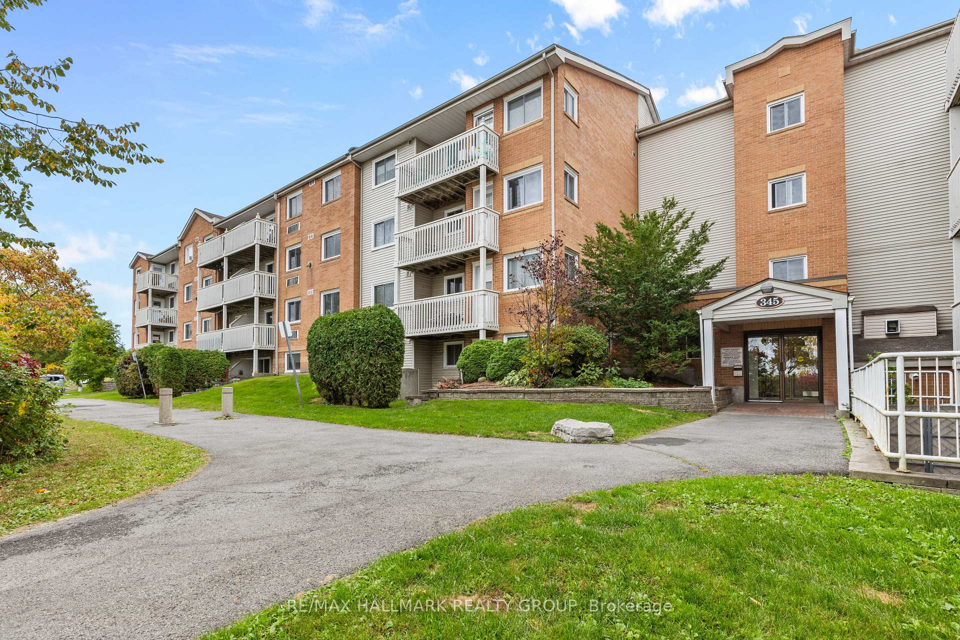 306-345 Centrum Boulevard, Orleans - Cumberland and Area