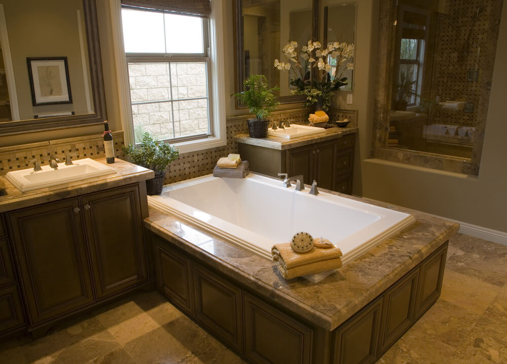 24 master bathrooms with soaking tubs in the center