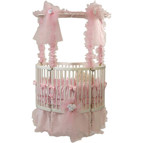 Bien que pas parfaitement circulaire, ce lit de bébé en forme de cœur de Baby Dear présente des bords lisses et arrondis pour plus de sécurité et de confort. Le baldaquin rose élégant est amovible pour un look plus propre et plus simple. La base comporte un verrou multi-positions pour un placement variable. Bien que pas parfaitement circulaire, ce lit de bébé en forme de cœur de Baby Dear présente des bords lisses et arrondis pour plus de sécurité et de confort. Le baldaquin rose élégant est amovible pour un look plus propre et plus simple. La base comporte un verrou multi-positions pour un placement variable.