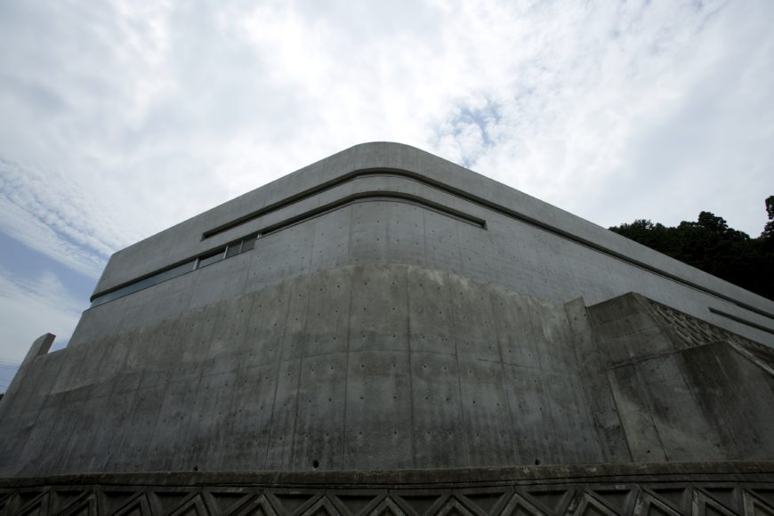 Fortress-Like Concrete House by Eastern Design Office