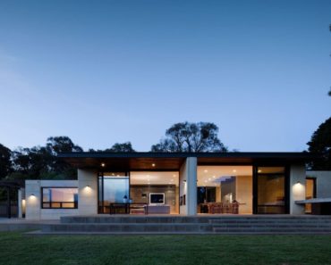 Merricks House by Robson Rack Architects