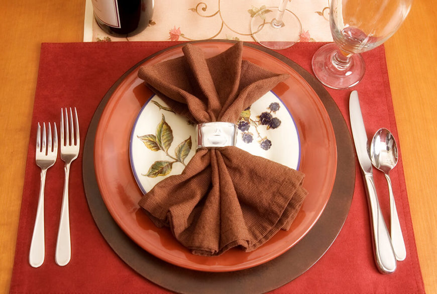 44 Terrific Table Setting Ideas for Dinner Parties & Holidays (2018) 44 Terrific Table Setting Ideas for Dinner Parties & Holidays (2018)