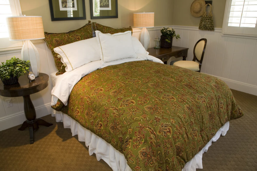 28 Fabulous Bedrooms Without Headboards (GREAT PHOTOS)