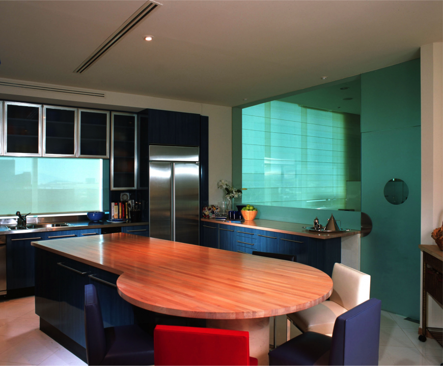 101 Kitchen Islands With Seating for 2, 3, 4, 5, 6 together with 8 (Chairs together with Stools) The chairs inward this kitchen assist to behaviour the contrasting color of the isle farther into 101 Kitchen Islands With Seating for 2, 3, 4, 5, 6 together with 8 (Chairs together with Stools)