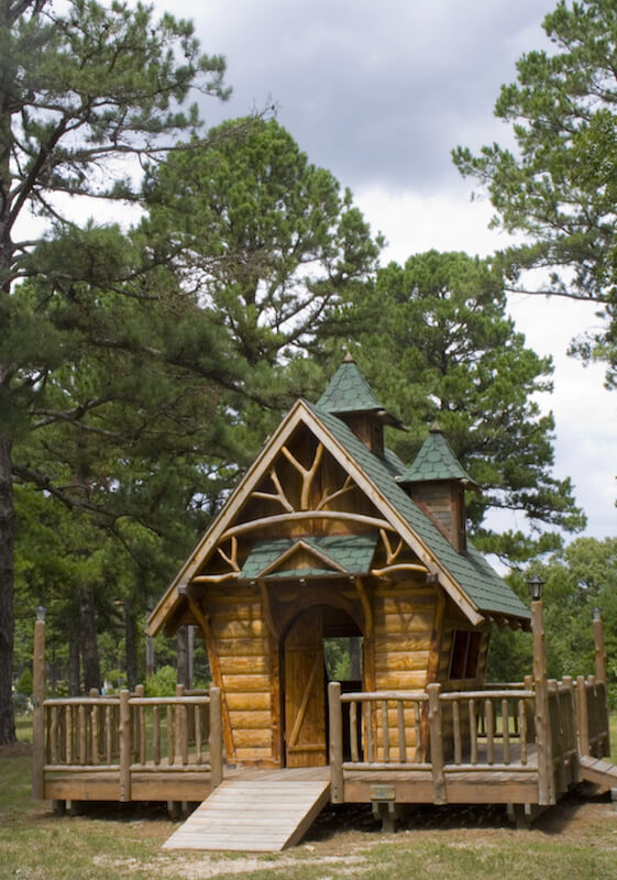 45 Awesome Backyard Kids Playhouse Ideas (Photos)