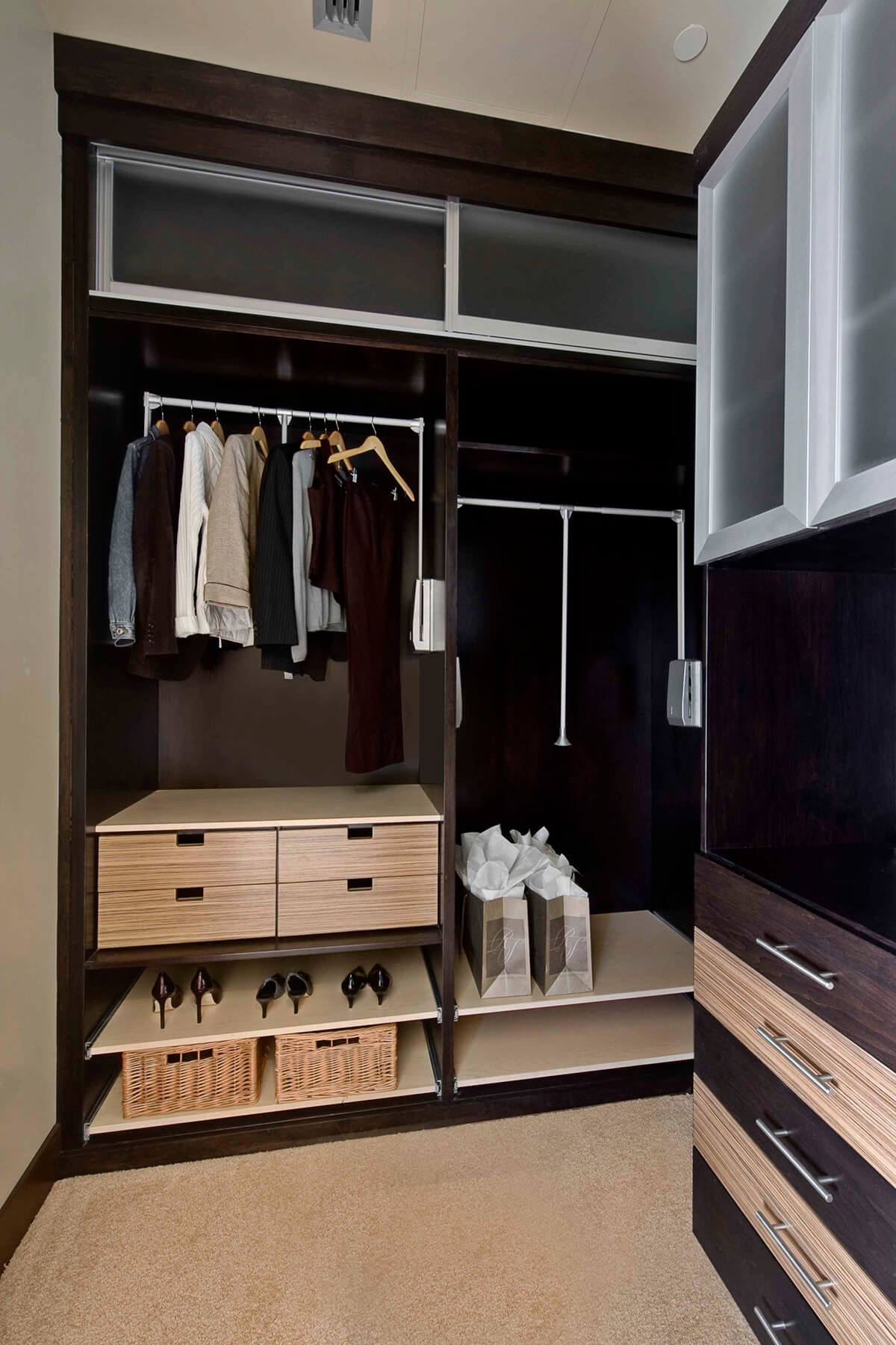 67 ReachIn and WalkIn Bedroom Closet Storage Systems