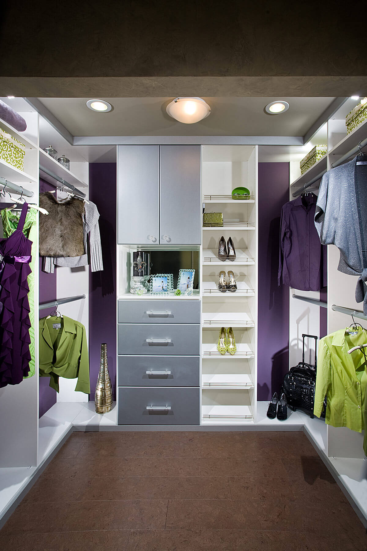 67 ReachIn and WalkIn Bedroom Closet Storage Systems