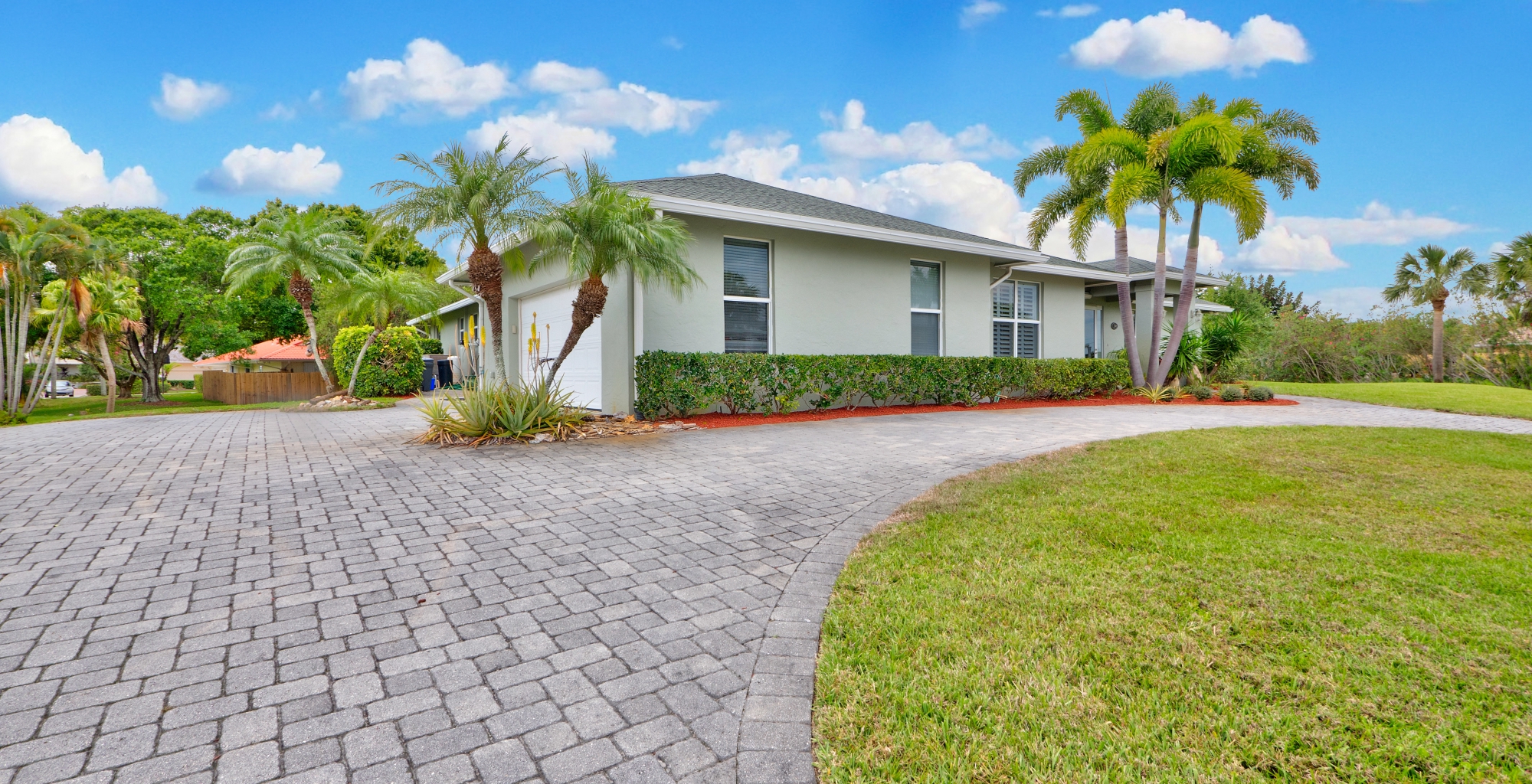2340 Bay Colony Drive Hometakes