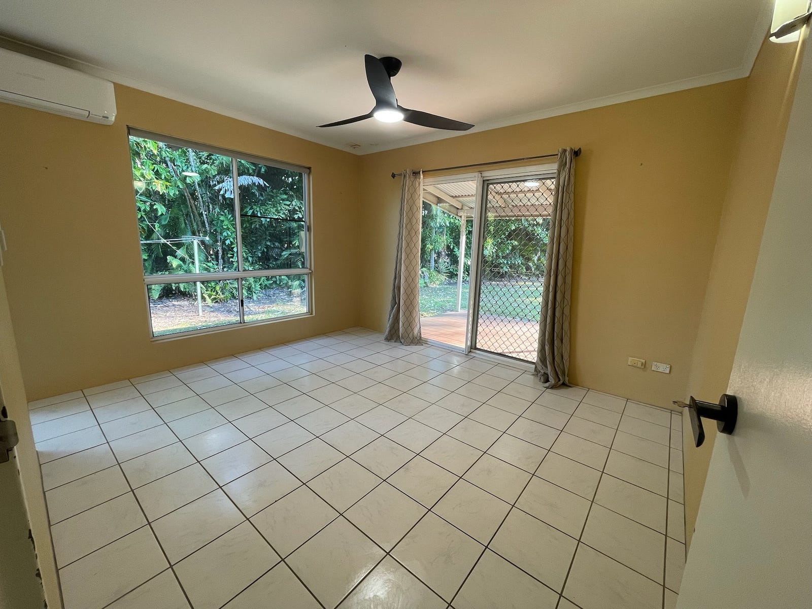 Horse Property For Sale in Humpty Doo, NT 0836