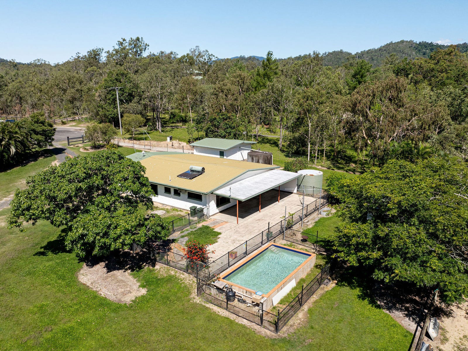 Horse Property For Sale Speewah Qld 4881 102 Scenic Drive