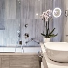 Electra Metropolis Hotel Suite Bathroom